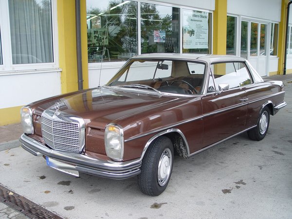 Mercedes Benz W114 /8 230.6 Coupe
